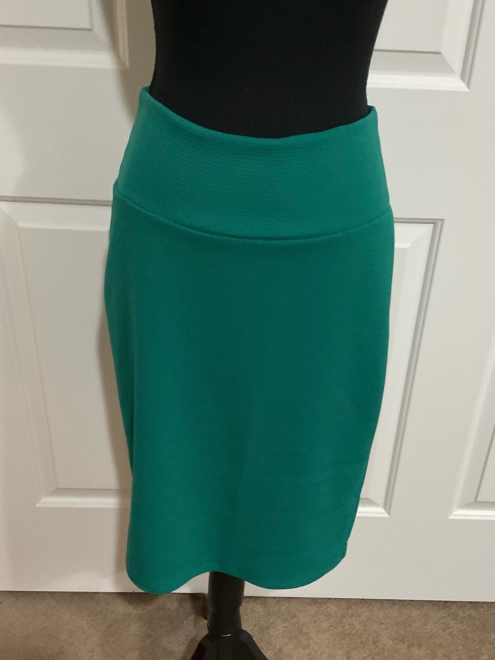 LuLaRoe M Green Textured Cassie Pencil Skirt